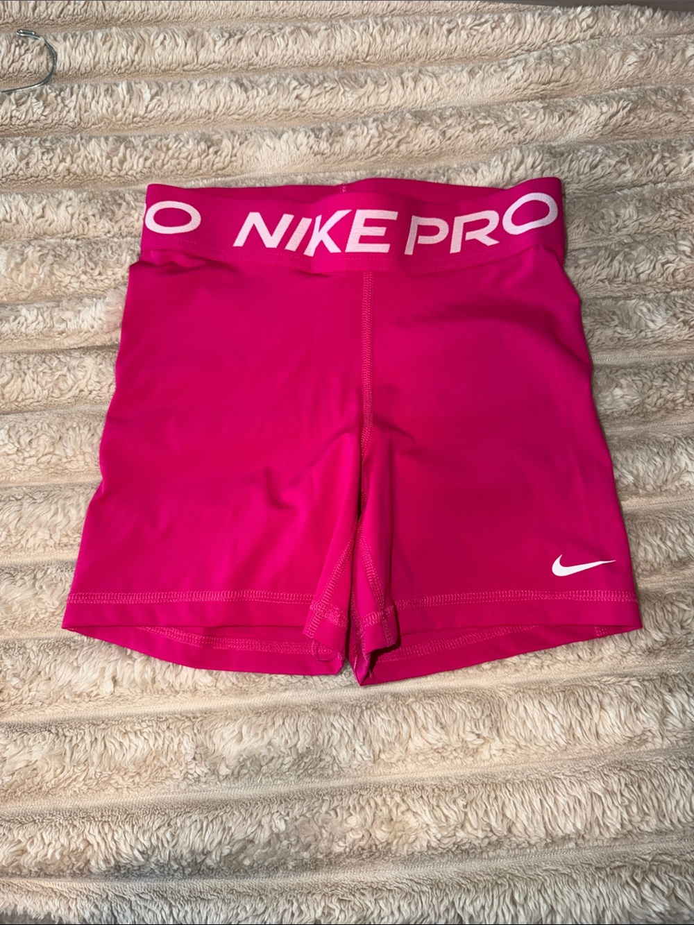 Nike Pro 5inch shorts, size small